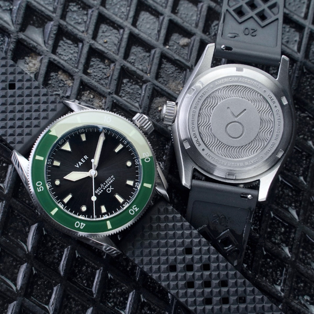 D4 Outerknown USA Solar Diver
